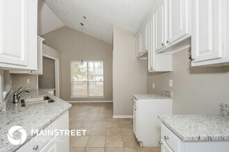 18 Oakdale Dr in Stockbridge, GA - Foto de edificio - Building Photo