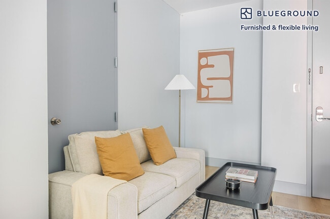 161 W 54th St in New York, NY - Foto de edificio - Building Photo