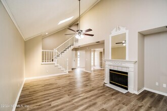 8054 Loch Lomond Ln in Jacksonville, FL - Building Photo - Building Photo