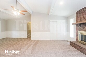 127 E Edgewood Ave in Indianapolis, IN - Foto de edificio - Building Photo