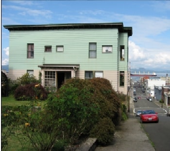 665 12th St in Astoria, OR - Building Photo