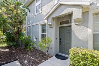 6817 Breezy Palm Dr in Riverview, FL - Building Photo - Building Photo