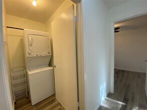 9618 Sugar Hill Dr in Austin, TX - Building Photo - Building Photo
