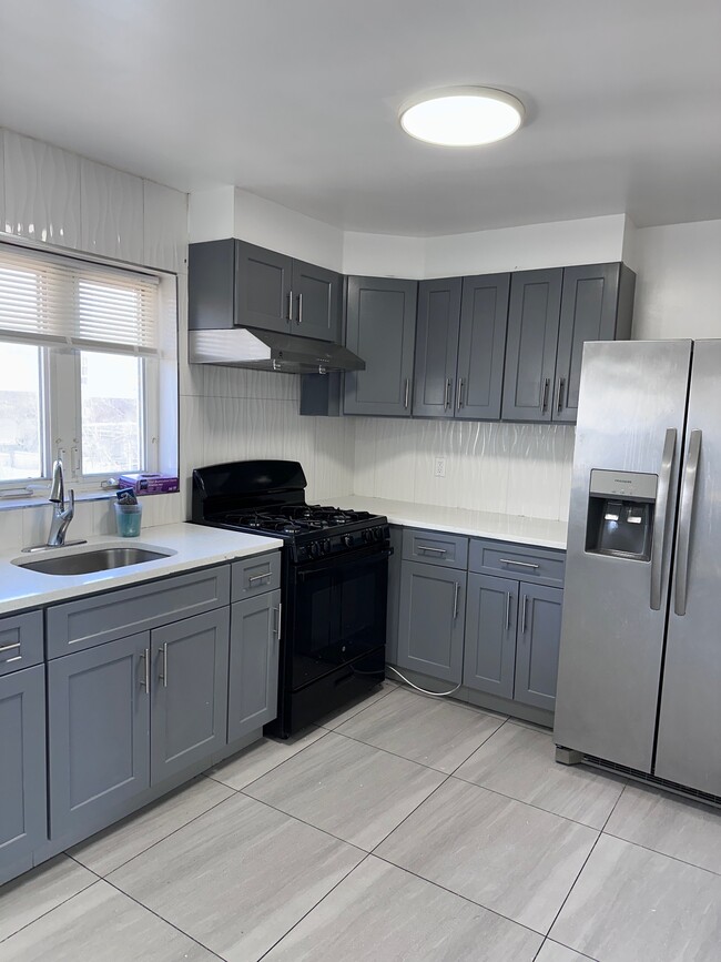 14322 22nd Ave, Unit whitestone rent