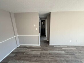 13420 Euclid Ave, Unit 213 in East Cleveland, OH - Building Photo - Building Photo