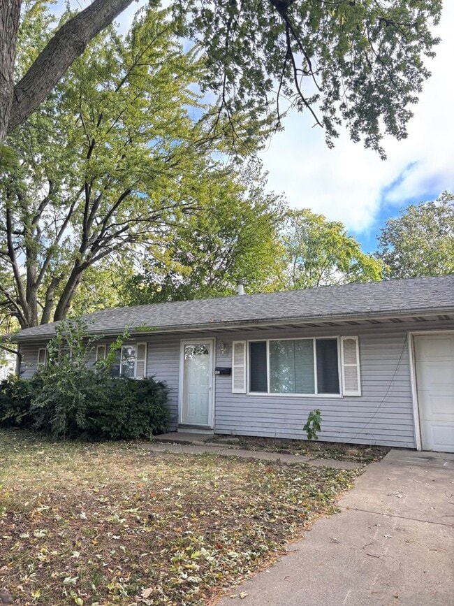 property at 402 S Dodson Dr