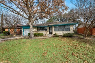 3121 Crest Ridge Dr in Dallas, TX - Building Photo - Building Photo