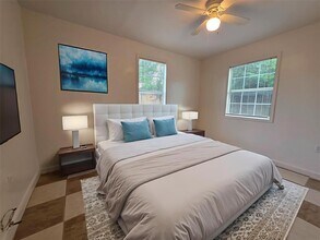 205 Bryan St in Houston, TX - Foto de edificio - Building Photo