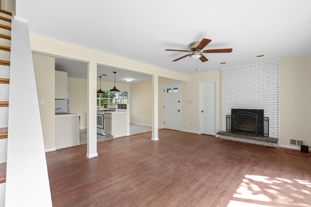 316 Mt Vernon Pl in Rockville, MD - Building Photo