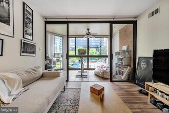 1001 N Randolph St in Arlington, VA - Building Photo - Building Photo