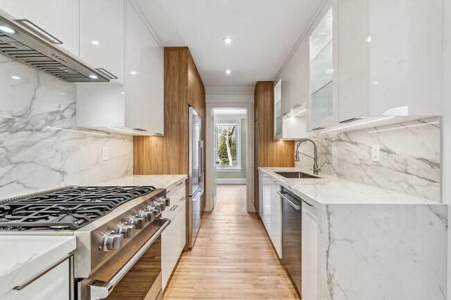 254 Cottingham St in Toronto, ON - Building Photo - Building Photo