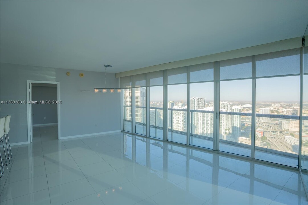 465 Brickell Ave, Unit 4802 in Miami, FL - Building Photo