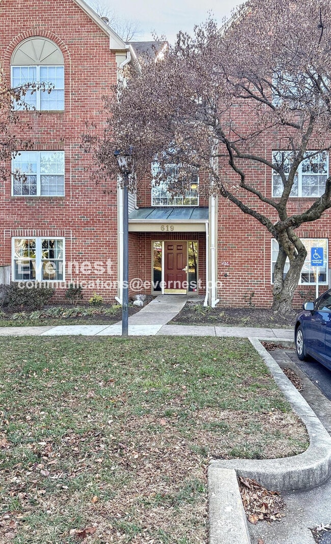 property at 619 Admiral Dr