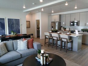 11472 S Hollybrook Loop in South Jordan, UT - Building Photo - Building Photo