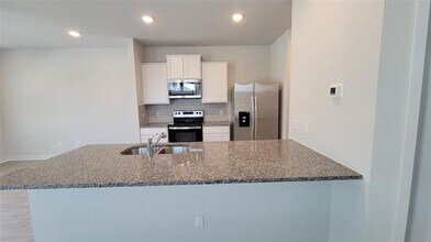 605 W South St, Unit 231 in Leander, TX - Building Photo - Building Photo