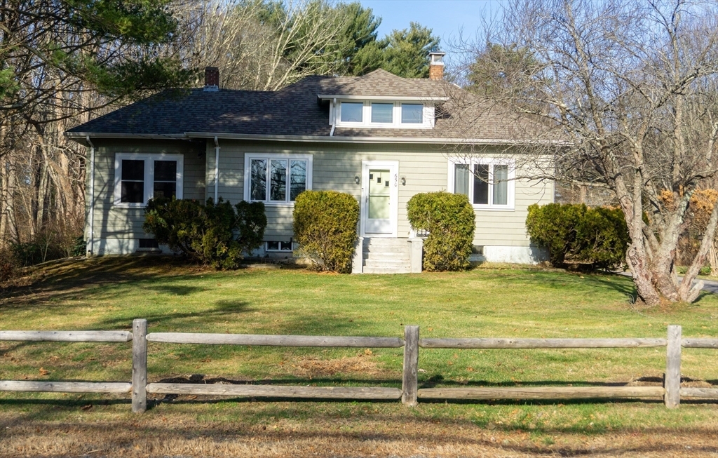 650 Main St in Hanson, MA - Building Photo