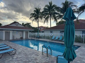13064 NW 9th Ct in Pembroke Pines, FL - Building Photo - Building Photo