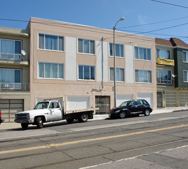 3232 Taraval St in San Francisco, CA - Building Photo - Building Photo