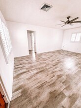 8053 SE Carlton St in Hobe Sound, FL - Building Photo - Building Photo