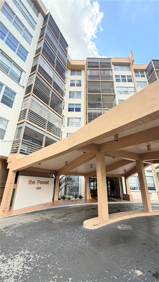 property at 900 St Charles Pl