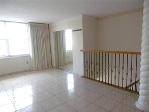 17800 Atlantic Blvd in Sunny Isles Beach, FL - Building Photo - Building Photo