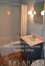 1743 SW Mission Ave in Topeka, KS - Building Photo - Building Photo