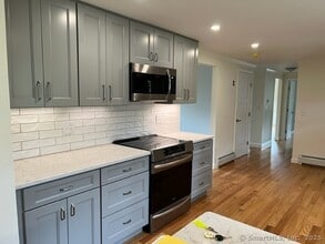 6 Patsun Rd in Somers, CT - Foto de edificio - Building Photo