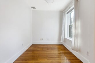 48 Cameron St, Unit #40-3 in Brookline, MA - Building Photo - Building Photo