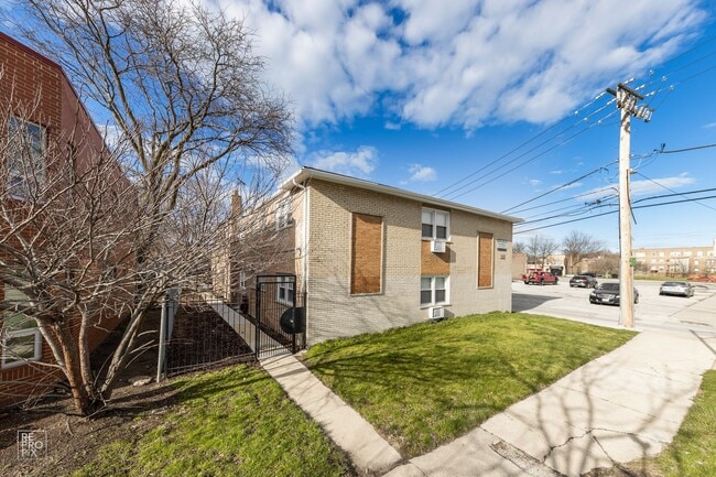 1516-1518 E 70th Street Chicago, IL 60637 in Chicago, IL - Building Photo - Building Photo