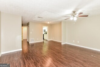 5963 Sherwood Trace in Stonecrest, GA - Building Photo - Building Photo