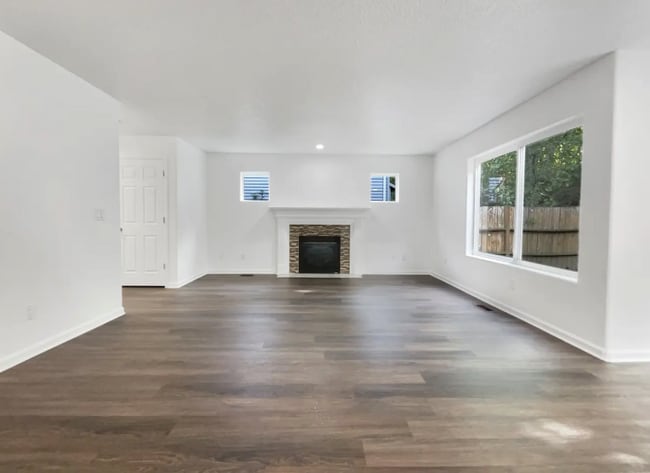 21730 NE Palisade Pl in Fairview, OR - Building Photo - Building Photo