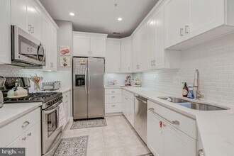 5112 Knapp Pl in Alexandria, VA - Building Photo - Building Photo