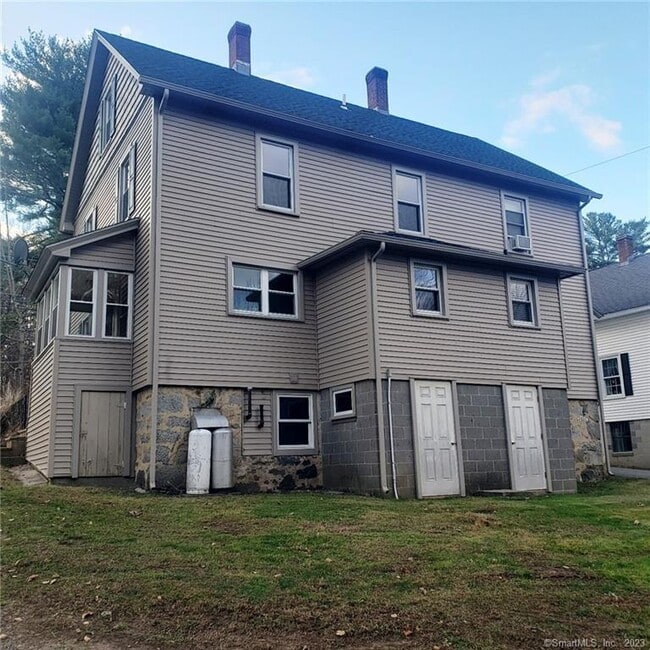 58 Willington Ave in Stafford, CT - Building Photo - Building Photo