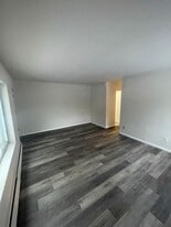 417 N Washington Ave 8 family in Waukesha, WI - Building Photo