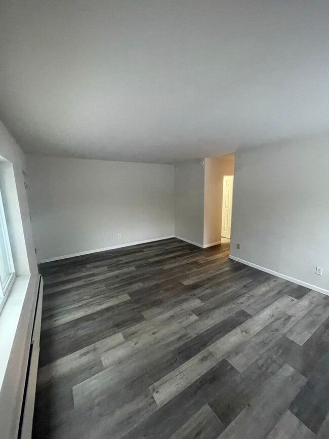 417 N Washington Ave 8 family in Waukesha, WI - Building Photo - Building Photo