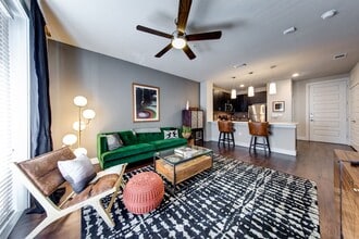 Bell Lakeshore in Austin, TX - Foto de edificio - Building Photo