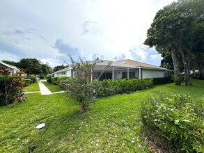1702 Silverleaf Oak Ct in Palm Beach Gardens, FL - Building Photo - Building Photo