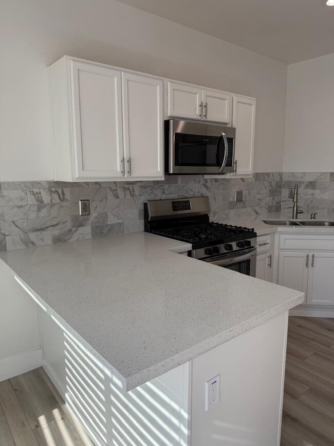 2301 N 27th St, Unit APT #3