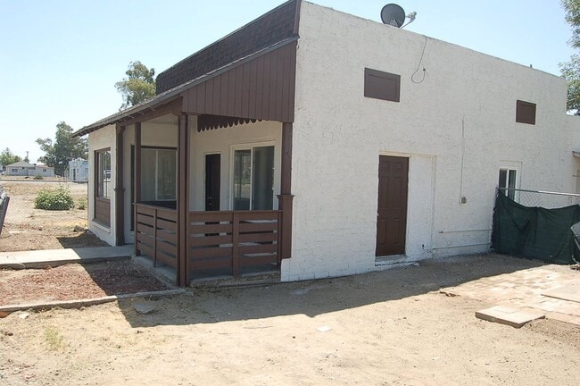16171 Foothill Blvd in Fontana, CA - Building Photo - Building Photo