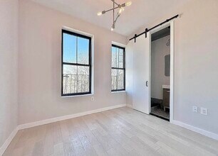 83 Beadel St, Unit 3B in Brooklyn, NY - Building Photo - Building Photo