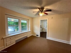 1248 Pondview Ave in Akron, OH - Building Photo - Building Photo
