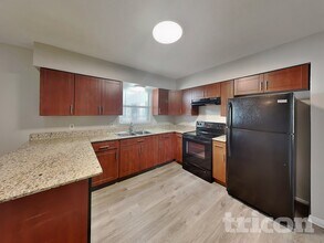 604 Barkfield Loop in Brandon, FL - Foto de edificio - Building Photo