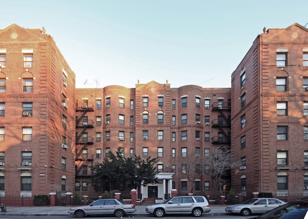 105 Lincoln Road in Brooklyn, NY - Building Photo