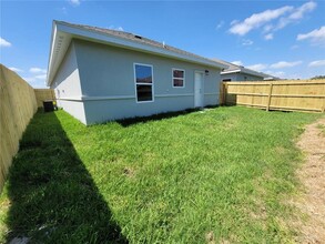 1909 Stauffers St in Weslaco, TX - Building Photo - Building Photo