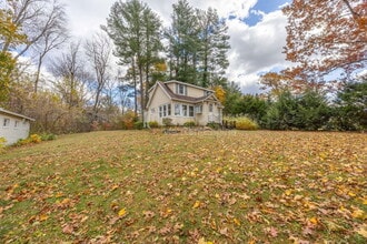 70 Snipsic Lake Rd in Ellington, CT - Building Photo - Building Photo