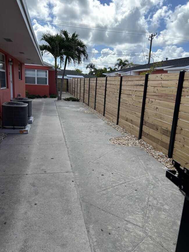 628 N M St in Lake Worth Beach, FL - Building Photo - Building Photo