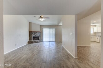 5111 W Beverly Ln in Glendale, AZ - Foto de edificio - Building Photo