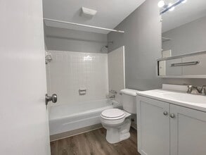 4179 Oak Park Dr SE in Grand Rapids, MI - Building Photo - Building Photo