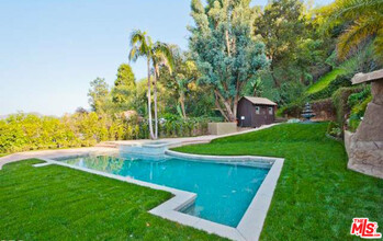 10926 Alta View Dr in Los Angeles, CA - Building Photo - Building Photo