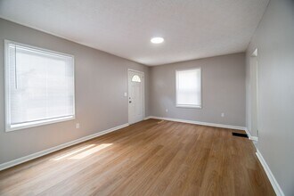 2204 Howey Rd in Columbus, OH - Building Photo - Building Photo